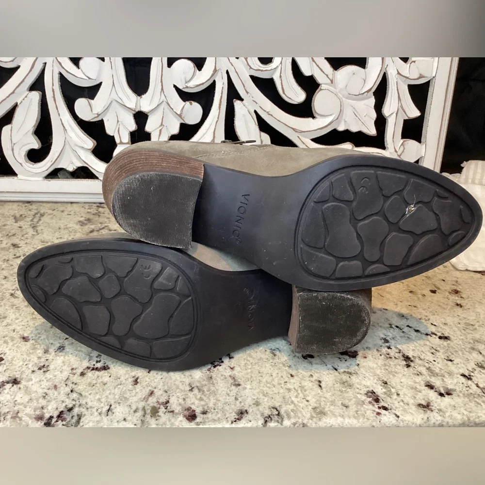 Vionic booties nice